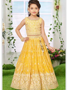 Girls Wear: Tiara Choli Suit