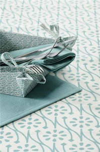 Table Runner: Nora Table Runner