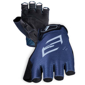 Attire: FIVE RC3 Gel Shorty Gloves.