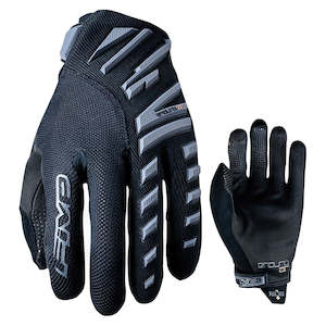 Attire: FIVE Enduro Air MTB Gloves.