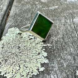 New Zealand Pounamu Greenstone: Sterling silver Square New Zealand greenstone ring
