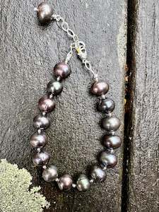 925 Silver: Peacock freshwater pearl bracelet