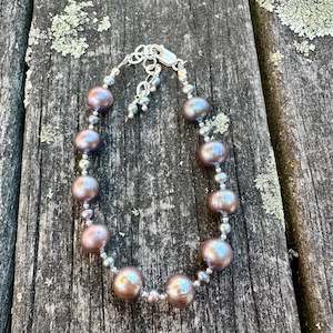 Peacock freshwater pearl bracelet