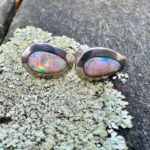 Opal: 1.3ct Australian crystal opal studs