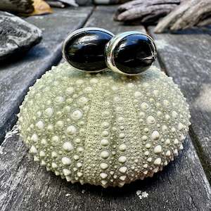 Mens Jewellery: Oval black onyx cufflinks