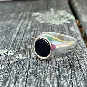 Mens Jewellery: Round Black Onyx Signet Ring