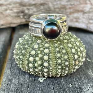 Peacock freshwater pearl Unity ring