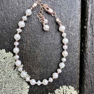 Pearls: White freshwater pearl bracelet