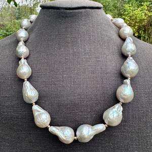 Necklaces: silvery baroque freshwater pearl necklace