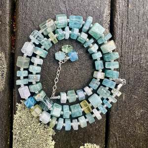 Necklaces: Aquamarine necklace