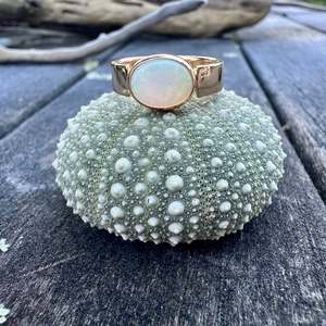 Opal: Vintage Australian crystal opal ring