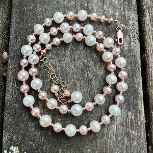 Pearls: Pink & white freshwater pearl necklace