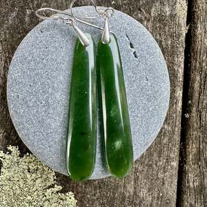 Pounamu New Zealand Taonga: Large dark greenstone earrings