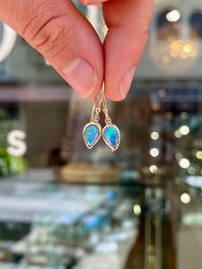 Opal: 1.05ct Australian crystal drop earrings