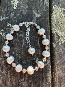 white & pink freshwater pearl bracelet