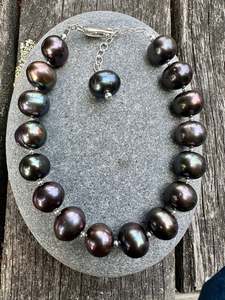 Large peacock freshwater pearl bracelet