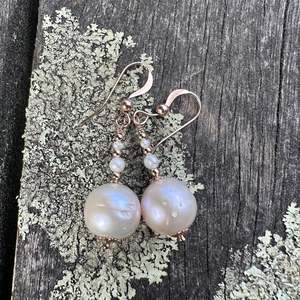 cream freshwater pearl earrings