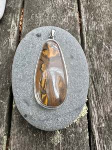 Large tiger iron pendant