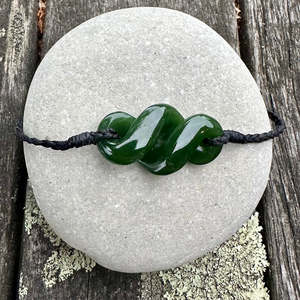 Shop All: NZ greenstone rau kumara bracelet
