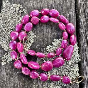 Necklaces: Indian ruby with 18ct gold beads