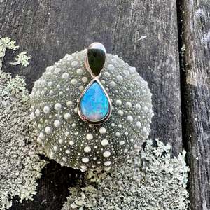 Opal: .96ct Opal Australian crystal pendant