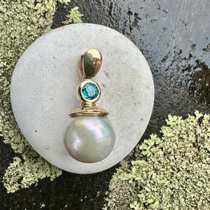 Pearls: Freshwater pearl & zircon pendant