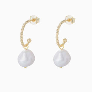 Earrings: Lolita Pearl Hoops Earrings in s925 with gold plating