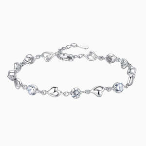 Bracelets: Amore Heart Bracelet in s925 with platinum plating