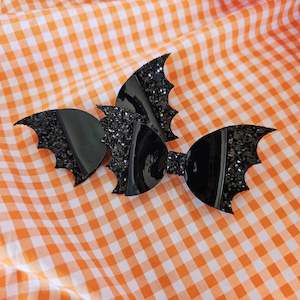 Black Bats - Single Middle Sister Sized Bow Clips