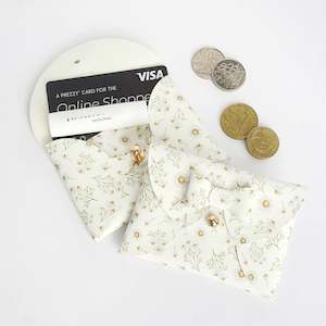 Decor And Gifts: Faith - Daisy Print Bow Purse