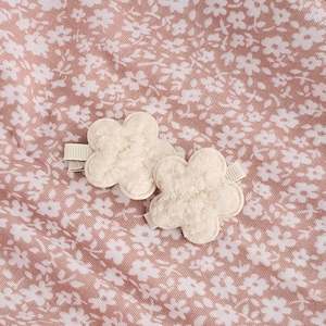 Suzie - Snuggly Single Flower Clips (5 Colour Choices)