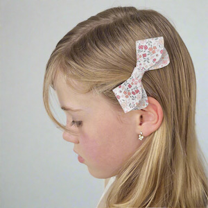 SALE - Delaney Single Middle Sister Bow Clips