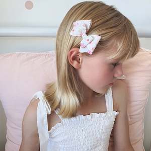 SALE - Margot Middle Sister Single Bow Clips
