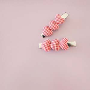 New: 5.7cm Single Plaid Heart Non-Slip Clips - 2 Colour Choices