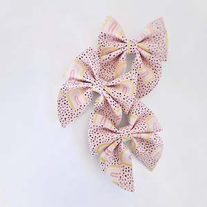 Lauraine - Single Middle Sister Bow Clips