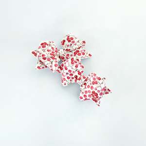 Novelty Prints: Monie - Single Middle Sister Sized Bow Clips
