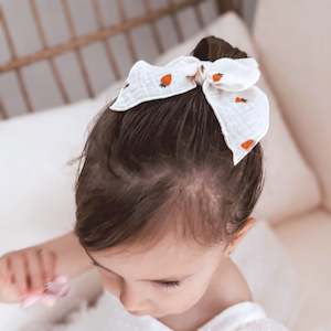 Large Carrot Print Serged Edge Cotton Bow Clips