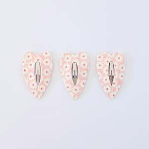 Novelty Prints: Single Red & Pink Floral Glitter Snap Clips