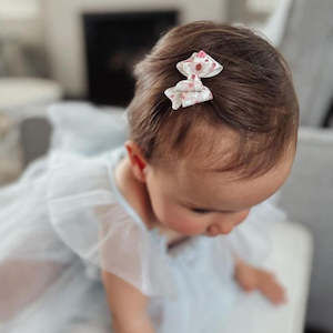 Sale: SALE - Margot Little-Sister Sized Single Bow Clips