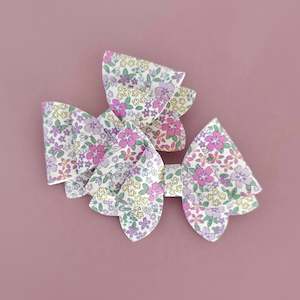 Fresh From The Market: Pfieffer Single Middle Sister Bow Clips