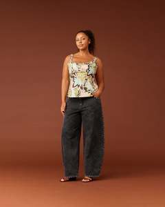 LYDIA RUFFLE TOP FROSTED FLORAL