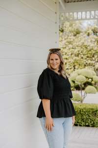 Xs 16: Liv Top - Black
