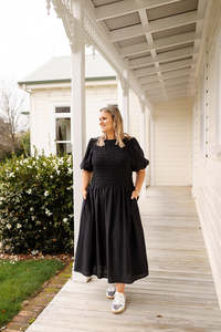 S 18: Maddie Dress - Black