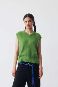 Ricochet: RICOCHET AYA VEST GRASS GREEN