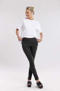 Nes: NES DARSTA PANT KHAKI