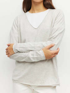 JHL BY JULIETTE HOGAN V-NECK LONG SLEEVE GREY MARLE