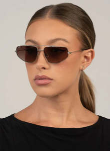 Eyewear: OTRA CHRISTIE SILVER/SMOKEY BROWN FADE