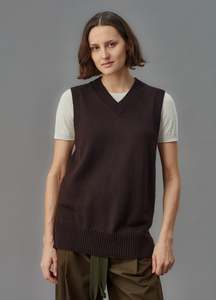 Standard Issue: STANDARD ISSUE MERINO VEST UMBER