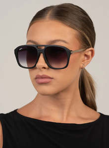 OTRA REINA MATTE BLACK/SMOKE