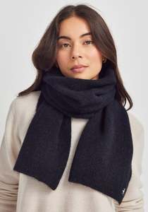 Knitwear: UNTOUCHED WORLD MOSS SCARF JET